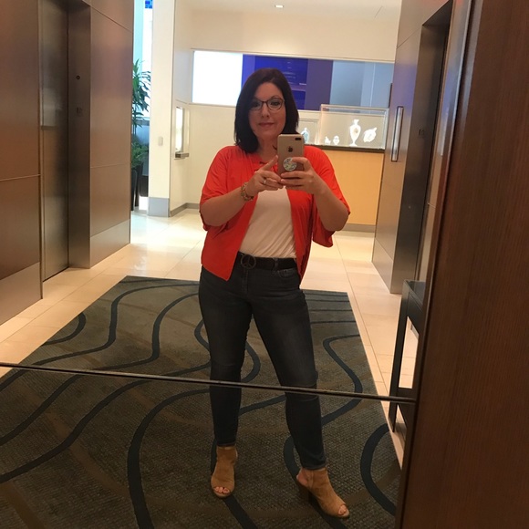 Meet your Posher, Janell - Picture 7 of 8